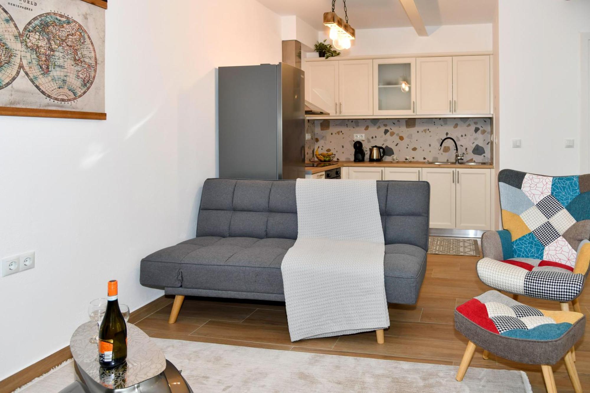 Captain Theo'S Modern Apartment Maria Лефкими Экстерьер фото