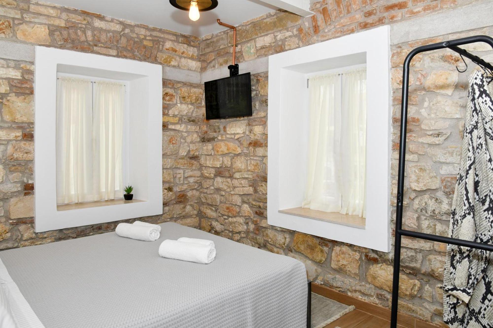 Captain Theo'S Modern Apartment Maria Лефкими Экстерьер фото
