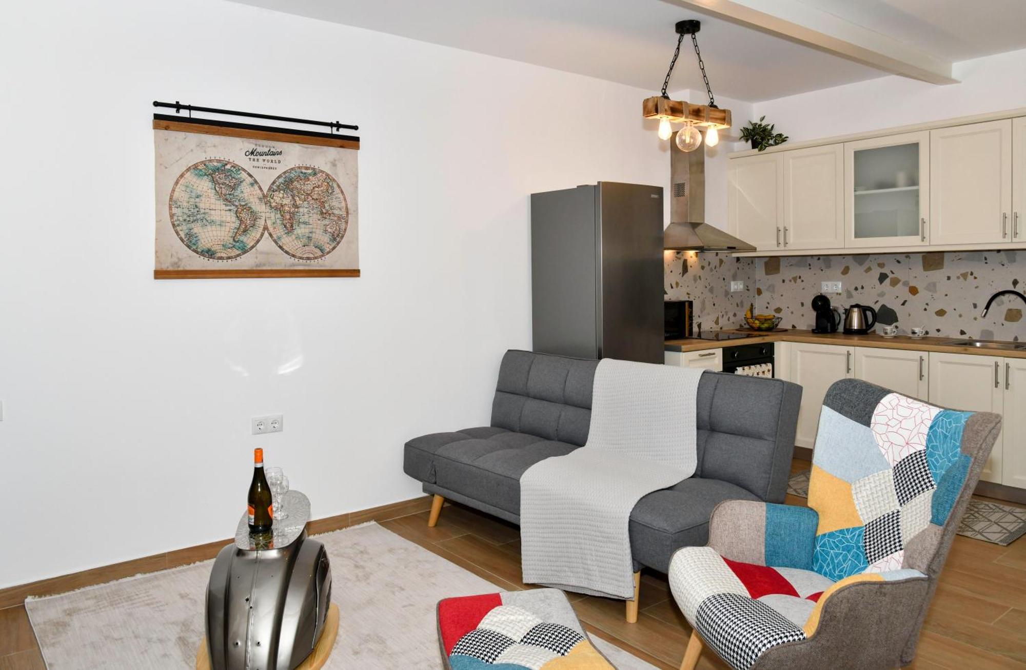 Captain Theo'S Modern Apartment Maria Лефкими Экстерьер фото